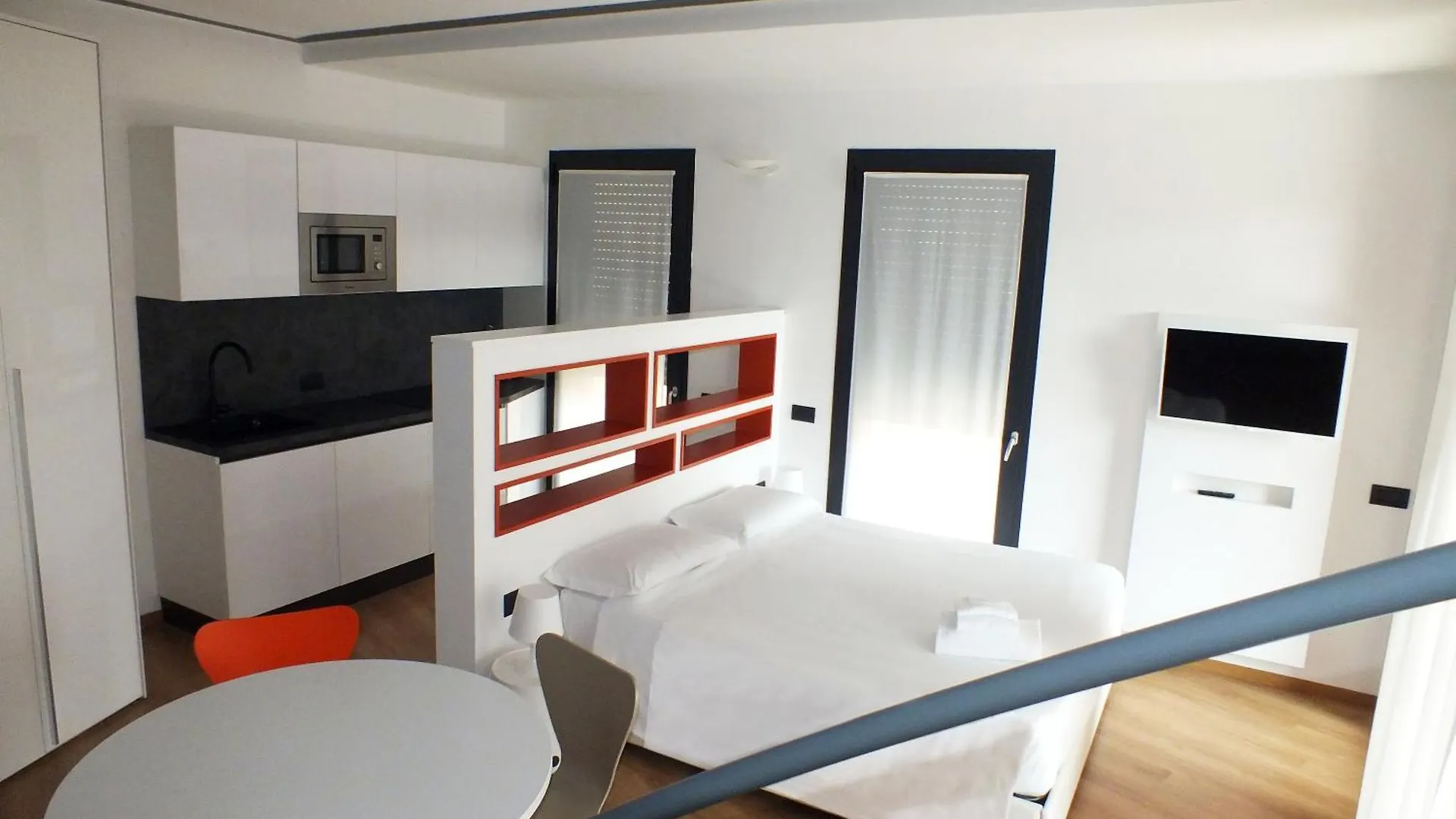 **  Bb Hotels Aparthotel Isola Milan Italy
